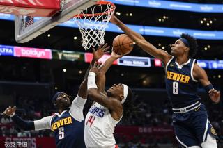 并帮助球队 并帮助球队