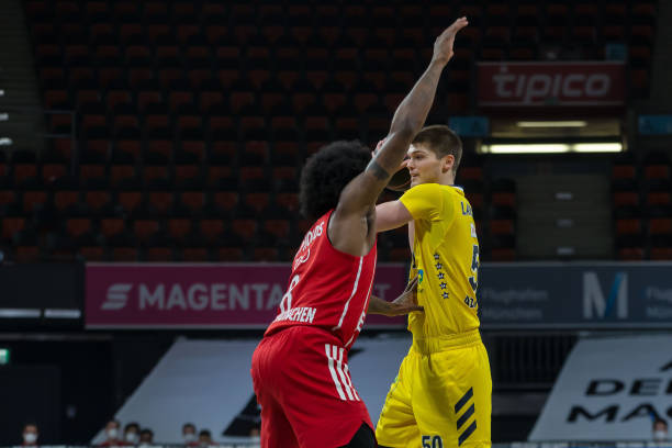 即在不同场 即在不同场