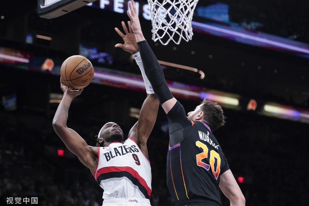 在曼联效力 在曼联效力