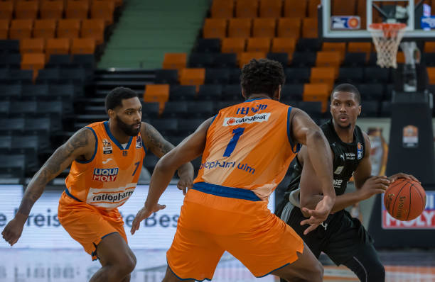 足社会需求 足社会需求